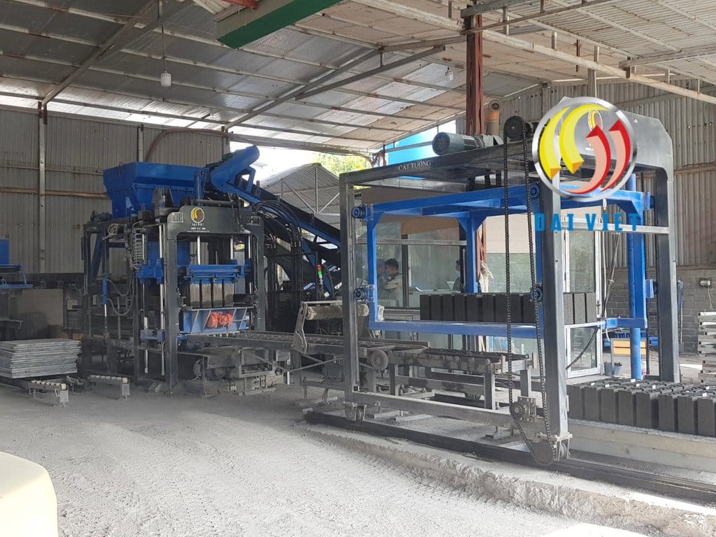 Dây chuyền gạch không nung bán tự động khác gì tự động hoàn toàn?