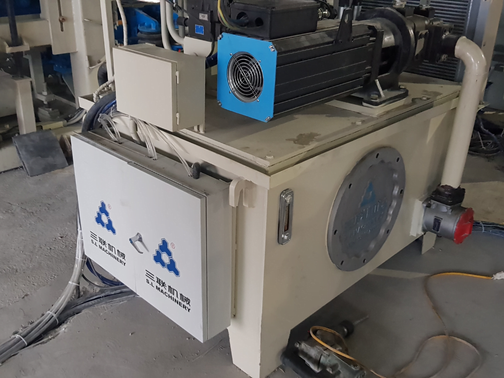 motor servo trong dây chuyền gạch không nung (2)