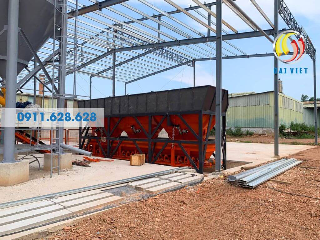 Hình ảnh phễu liệu 3 ngăn dây chuyền máy gạch không nung Bình Dương