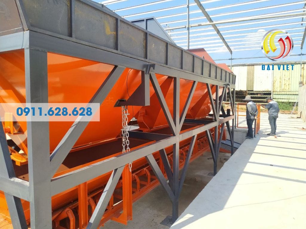 Hình ảnh phễu liệu 3 ngăn sản xuất gạch không nung Bình Dương