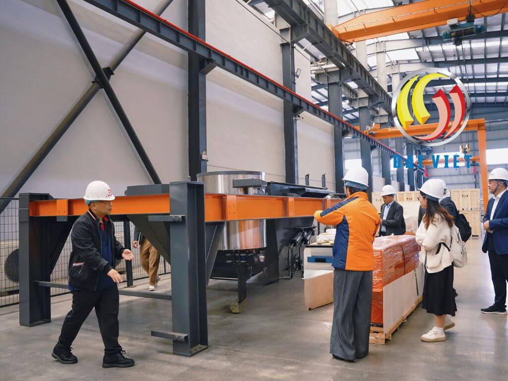 Hình ảnh Đại Việt hợp tác với Thuận Thiên làm trạm trộn bê tông nhựa nóng