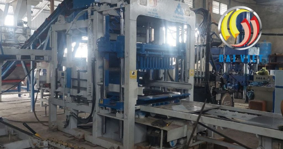 Hình ảnh máy ép gạch không nung cũ có nên mua không